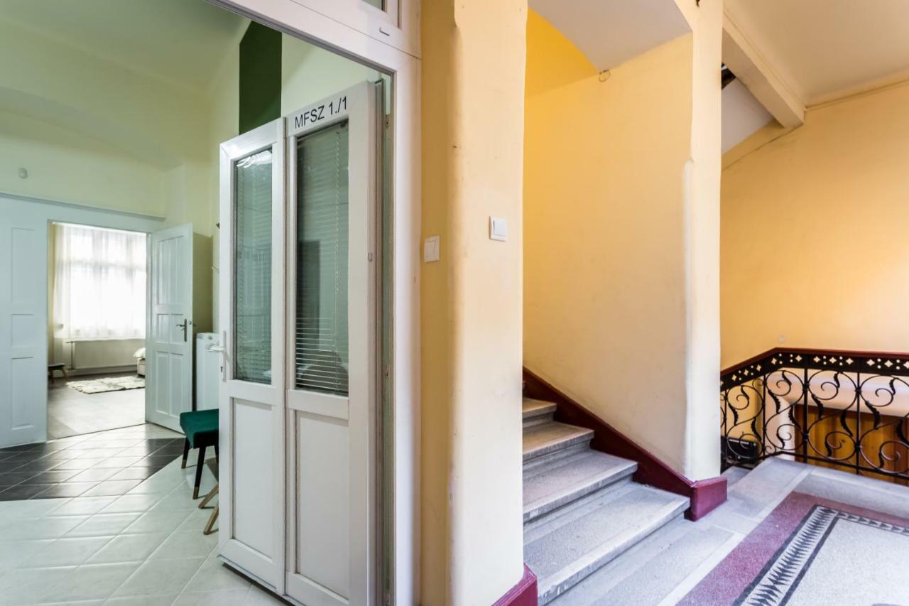 Bpr Turquoise Simplicity Apartment Будапеща Екстериор снимка